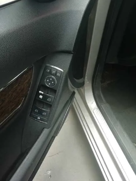 Mando Elevalunas Delantero Izquierdo para Mercedes-Benz Clase C (W204) Berlina