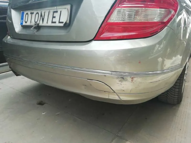 Paragolpes Trasero para Mercedes-Benz Clase C (W204) Berlina