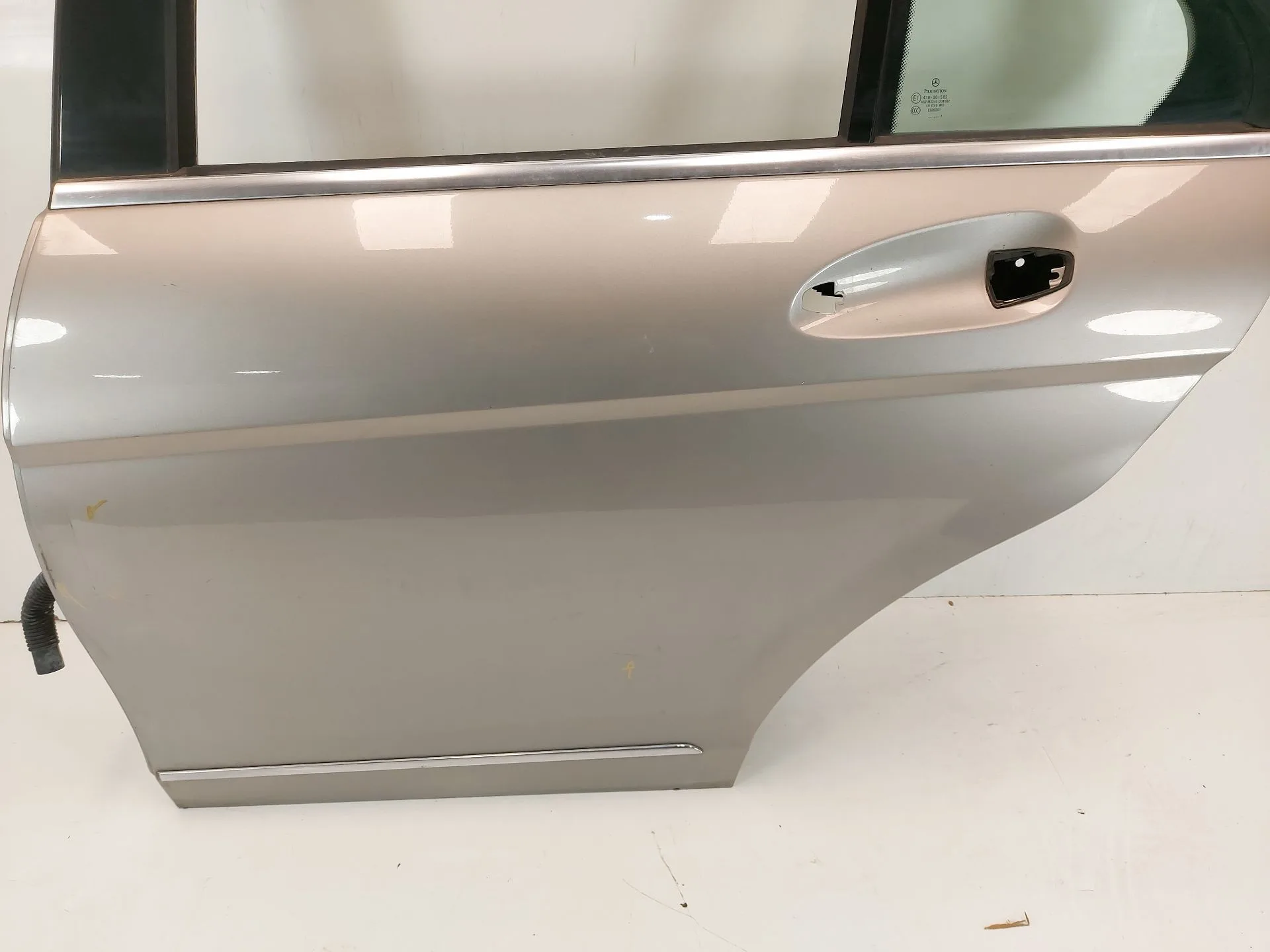 Puerta Trasera Izquierda para Mercedes-Benz Clase C (W204) Berlina