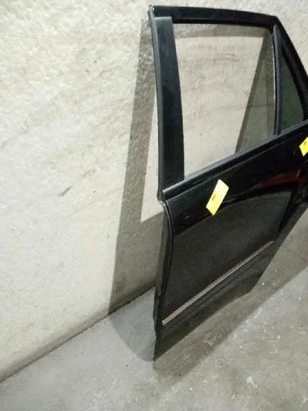 Puerta Trasera Izquierda para Mercedes-Benz Clase M (W164)