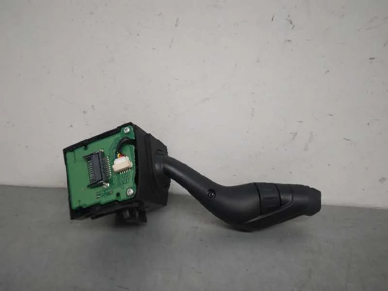 Mando Limpia para Ford Focus Turn.