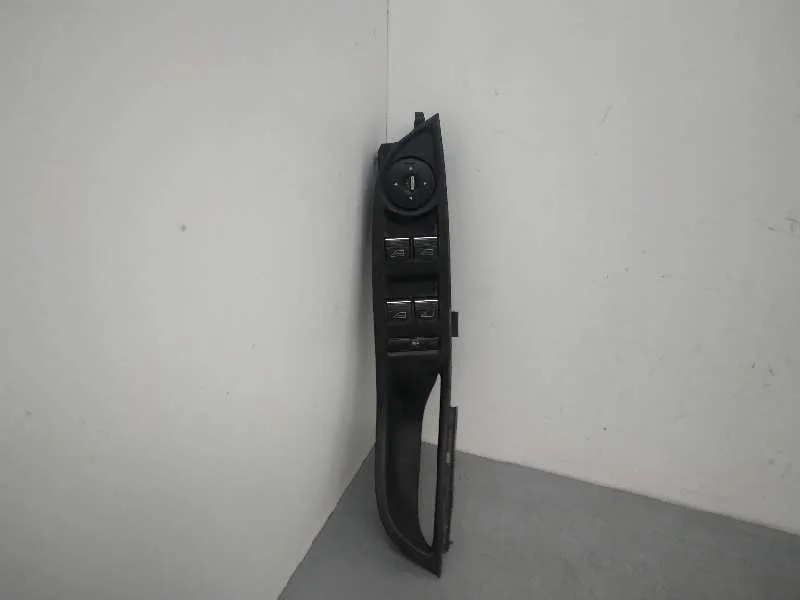 Mando Elevalunas Delantero Izquierdo para Ford Focus Lim. (Cb8)