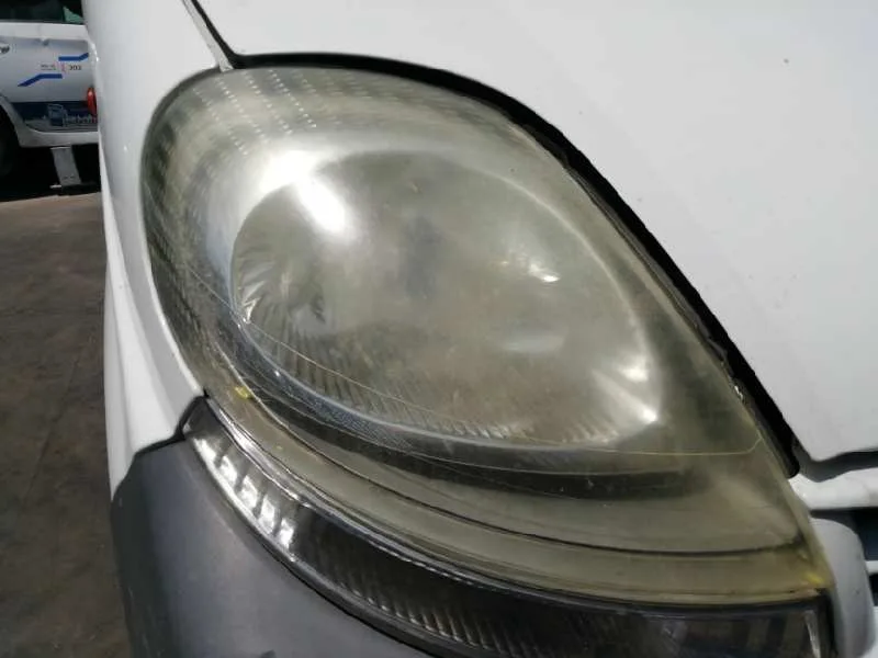 Faro Derecho para Nissan Primastar (X83)