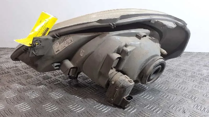 Faro Derecho para Nissan Primastar (X83)