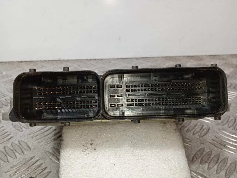 Centralita Motor Uce para Opel Zafira Tourer
