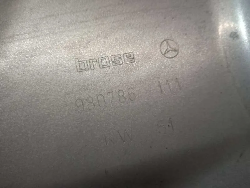Elevalunas Delantero Derecho para Mercedes-Benz Clase M (W164)