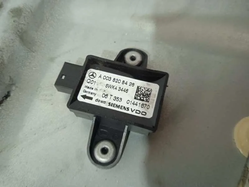 Elevalunas Delantero Izquierdo para Mercedes-Benz Clase M (W164)