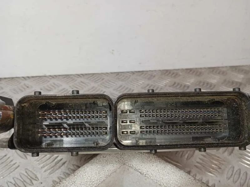 Centralita Motor Uce para Audi A5 Coupe (8T)