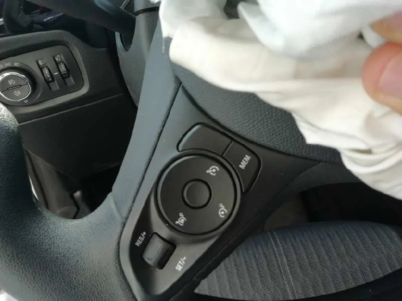 Volante para Opel Corsa F