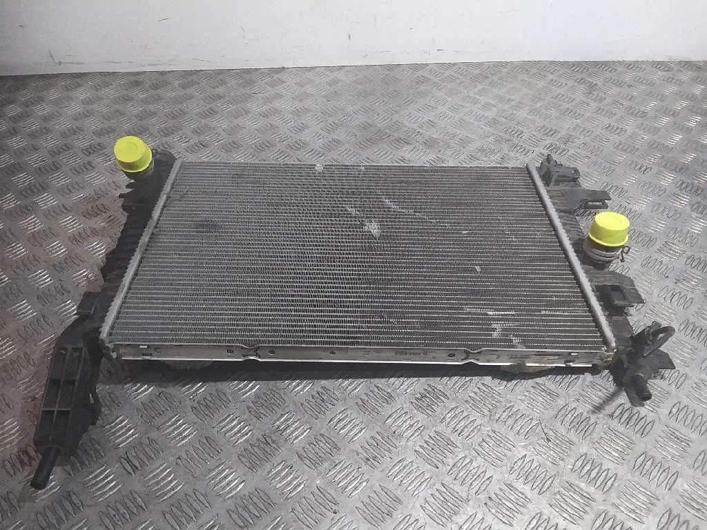 Radiador Agua para Ford Focus Lim. (Cb8)