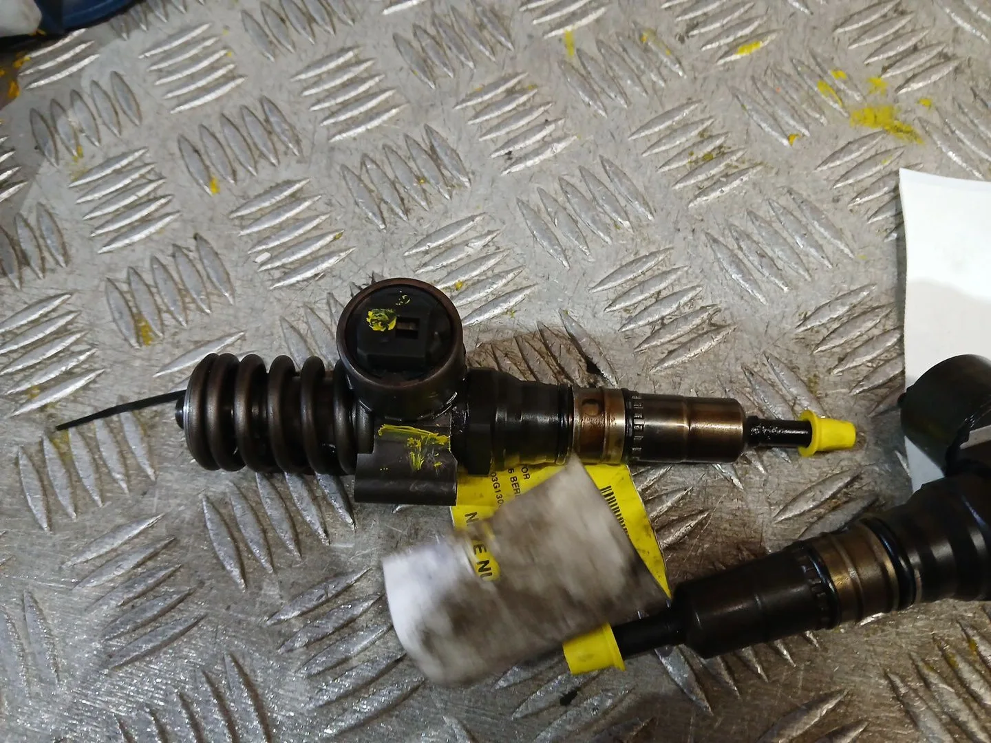 Inyector para Audi A6 Berlina (4F2)