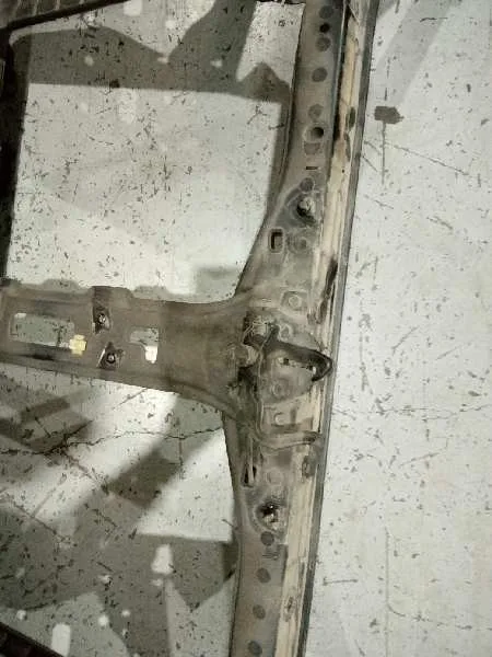 Panel Frontal para Kia Carens (Un)