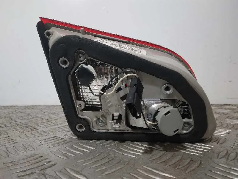 Piloto Trasero Derecho Interior para Opel Astra J Sports Tourer