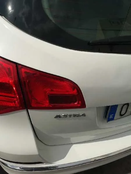 Piloto Trasero Izquierdo Interior para Opel Astra J Sports Tourer
