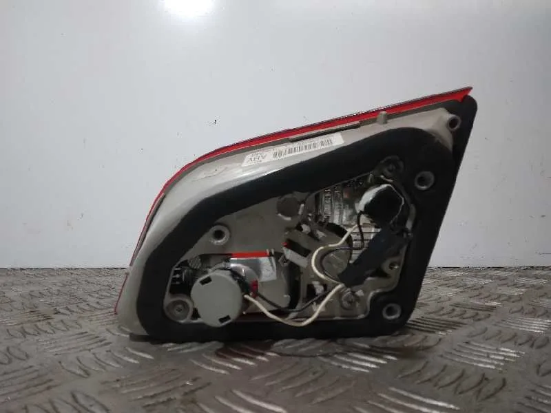 Piloto Trasero Izquierdo Interior para Opel Astra J Sports Tourer