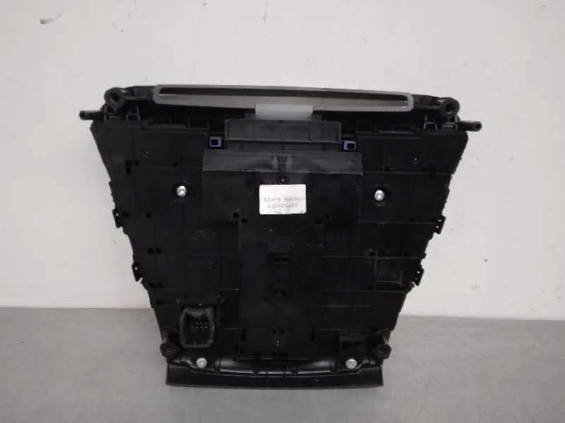 Sistema Audio / Radio Cd para Ford Focus Lim. (Cb8)