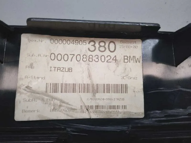 Guantera para Bmw X3 (E83)