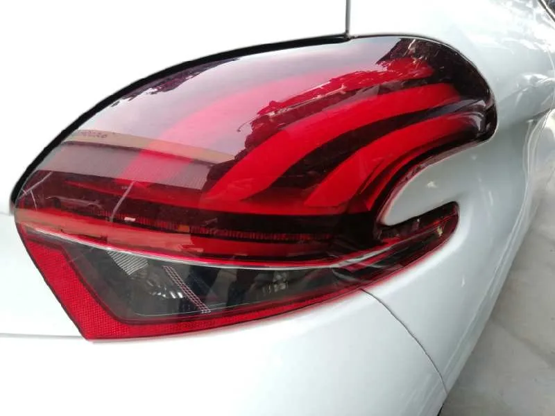 Piloto Trasero Derecho para Peugeot 208