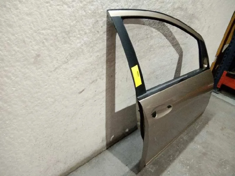 Puerta Delantera Derecha para Mercedes-Benz Clase A (W169)