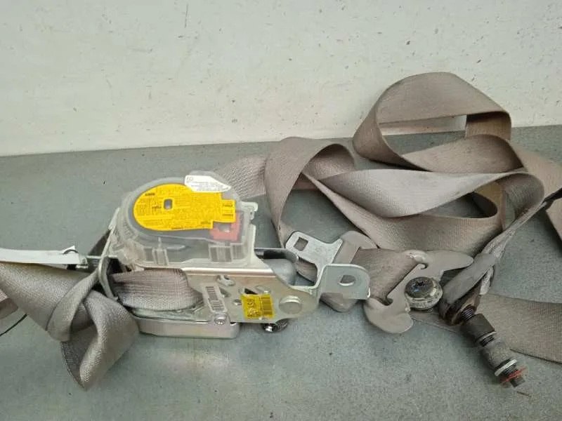 Pretensor Airbag Derecho para Kia Carens (Un)