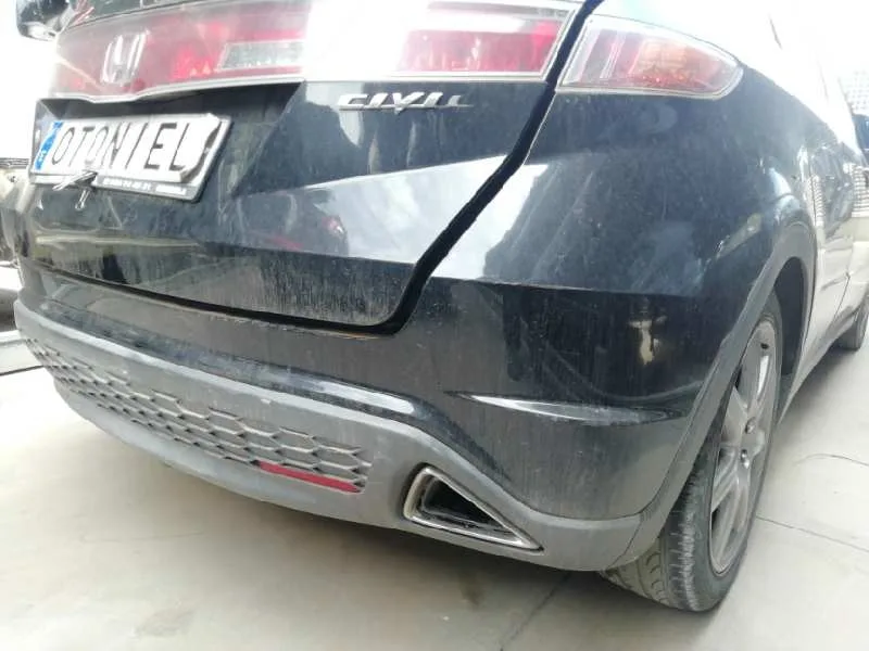 Paragolpes Trasero para Honda Civic Berlina (Fn)