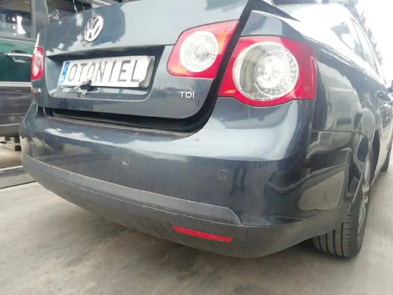 Paragolpes Trasero para Volkswagen Jetta (1K2)