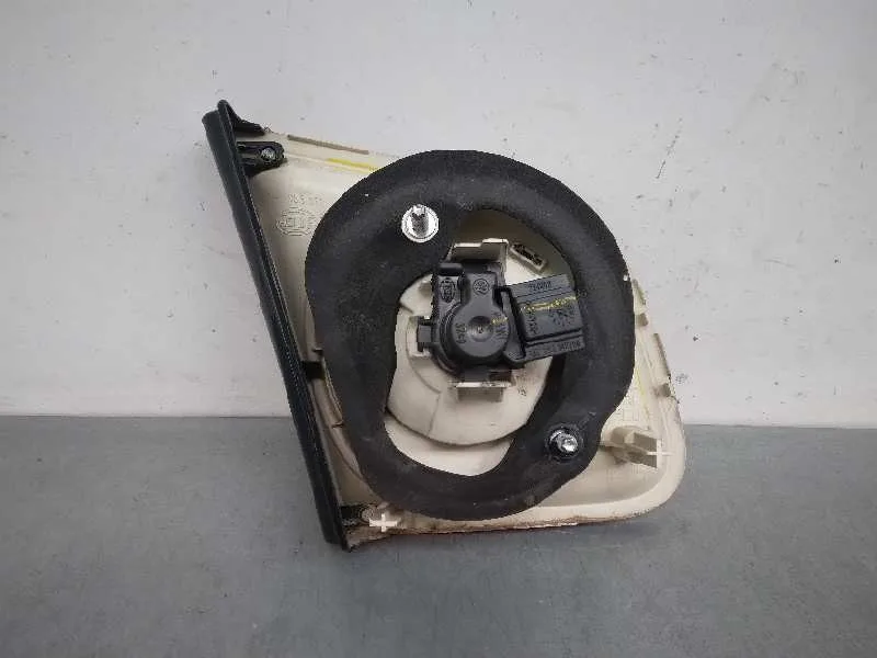 Piloto Trasero Derecho Interior para Volkswagen Jetta (1K2)