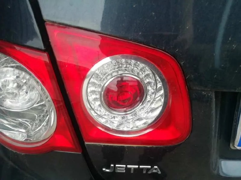 Piloto Trasero Izquierdo Interior para Volkswagen Jetta (1K2)