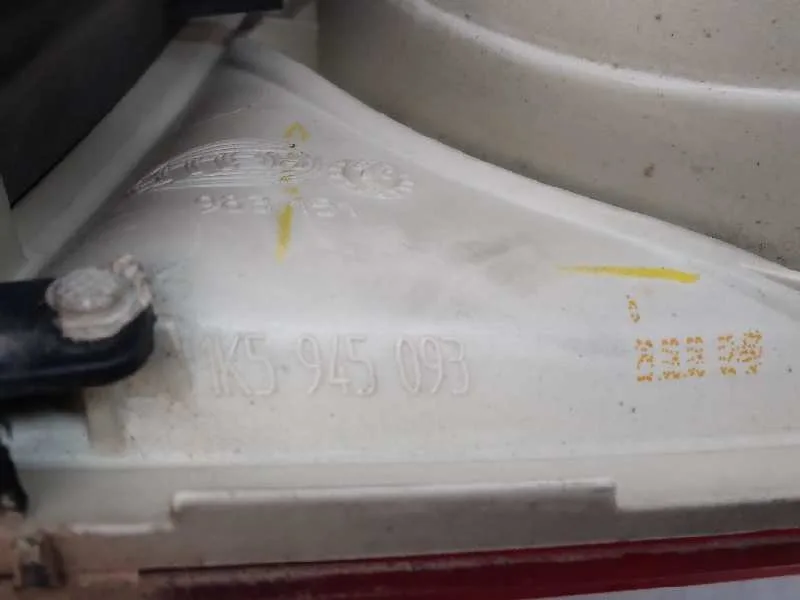Piloto Trasero Izquierdo Interior para Volkswagen Jetta (1K2)