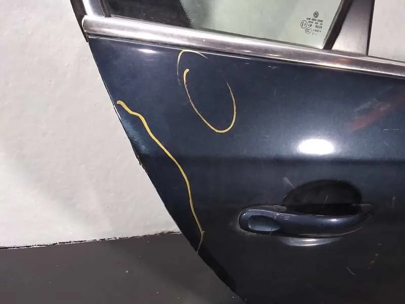 Puerta Trasera Derecha para Volkswagen Jetta (1K2)