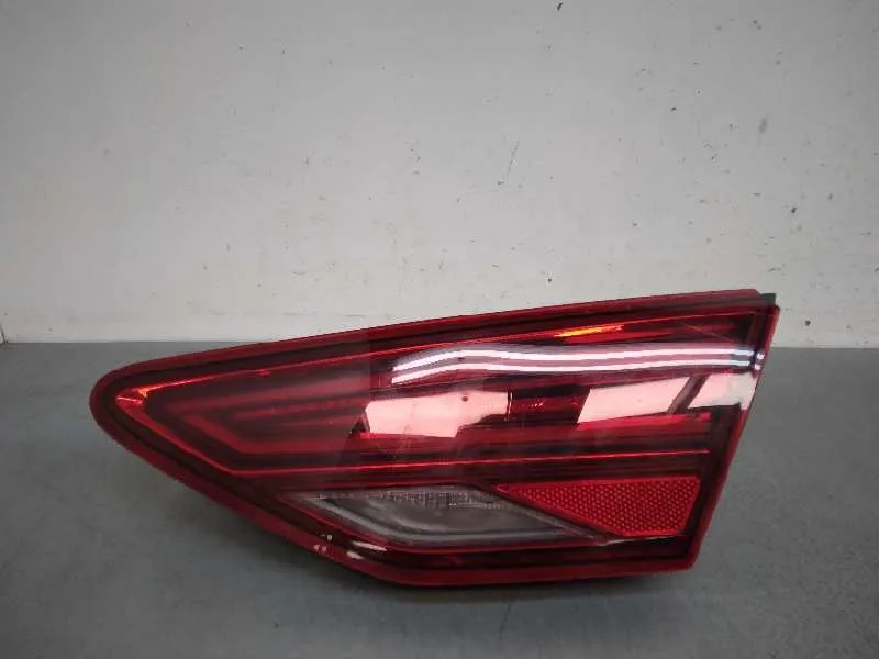 Piloto Trasero Derecho Interior para Seat Leon (5F1)
