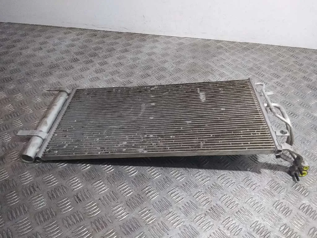 Condensador / Radiador Aire Acondicionado para Kia Ceed