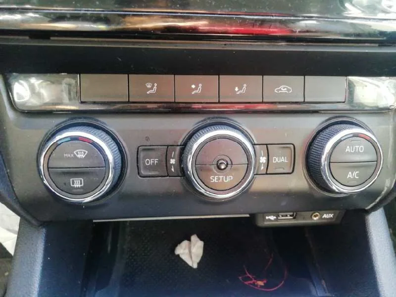 Mando Climatizador para Skoda Octavia Combi (5E5)