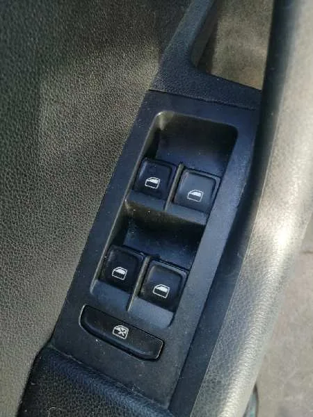 Mando Elevalunas Delantero Izquierdo para Skoda Octavia Combi (5E5)