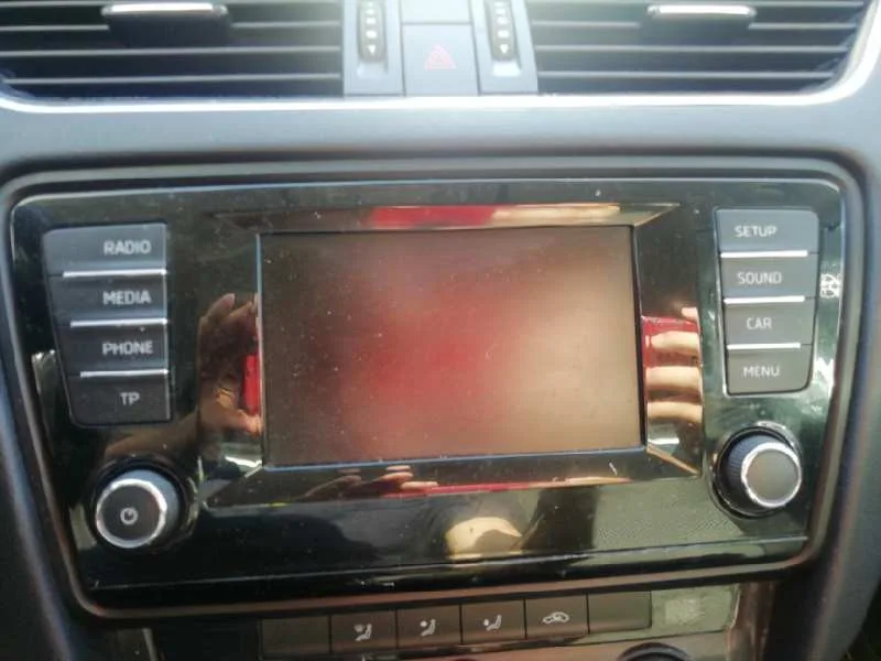 Sistema Audio / Radio Cd para Skoda Octavia Combi (5E5)