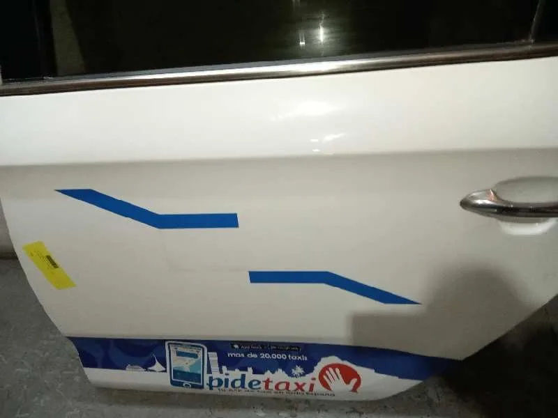 Puerta Trasera Izquierda para Kia Carens ( )