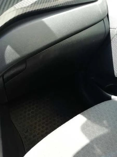 Guantera para Kia Carens ( )