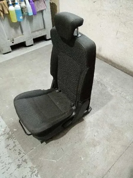 Asiento Trasero Izquierdo para Kia Carens ( )