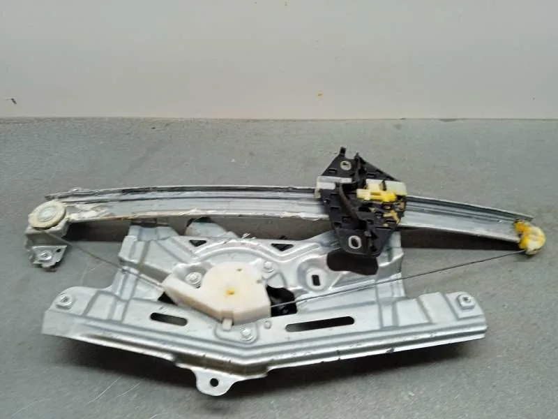 Elevalunas Delantero Izquierdo para Honda Civic Berlina (Fn)