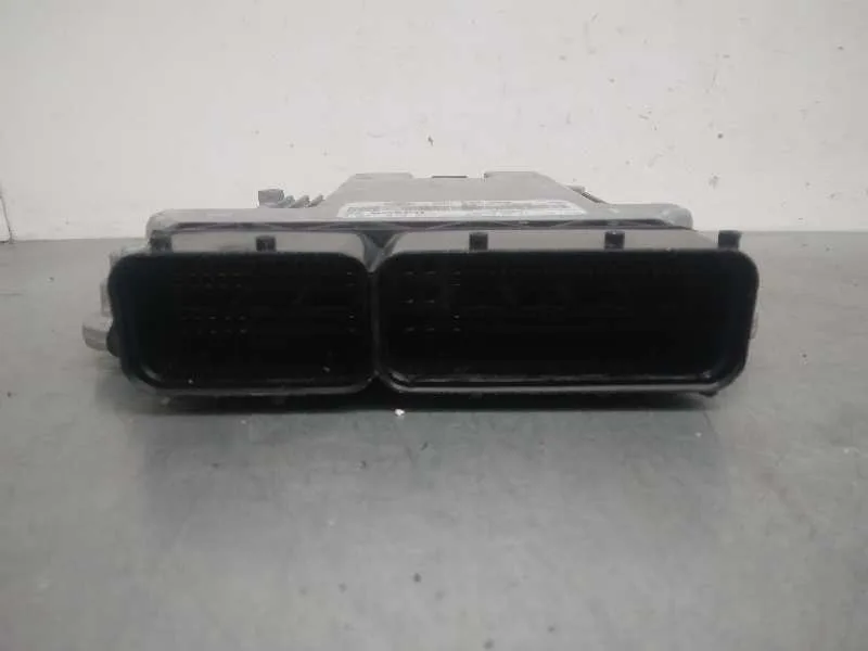 Centralita Motor Uce para Volkswagen Passat Berlina (3C2)