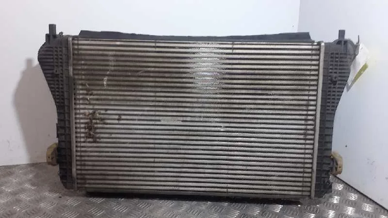 Intercooler para Volkswagen Passat Berlina (3C2)
