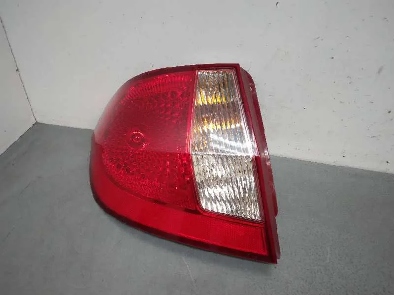 Piloto Trasero Izquierdo para Hyundai Getz (Tb)