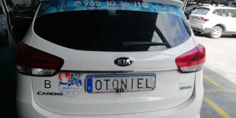 Porton Trasero para Kia Carens ( )