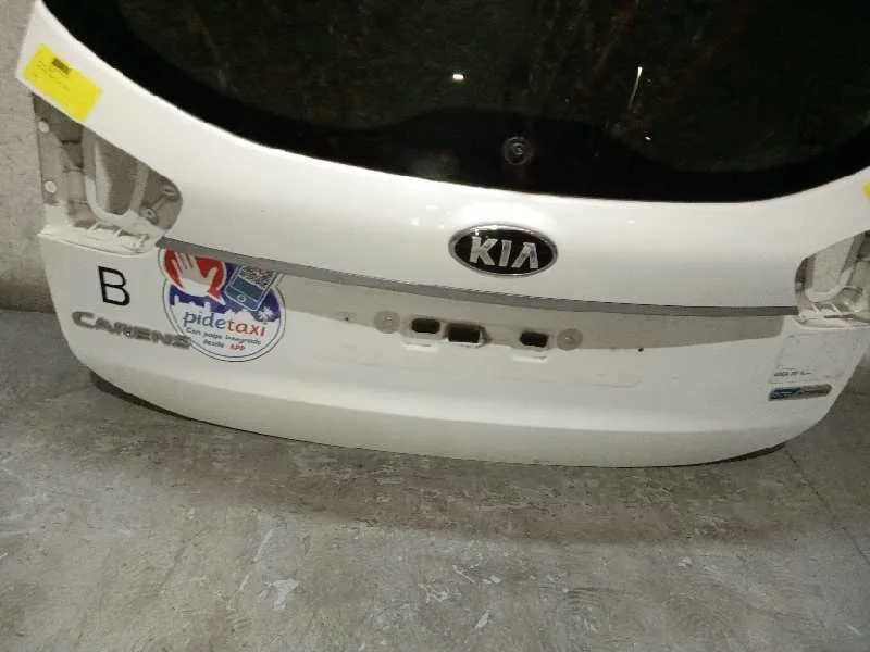 Porton Trasero para Kia Carens ( )
