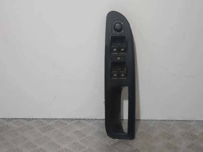 Mando Elevalunas Delantero Izquierdo para Volkswagen Passat Berlina (3C2)