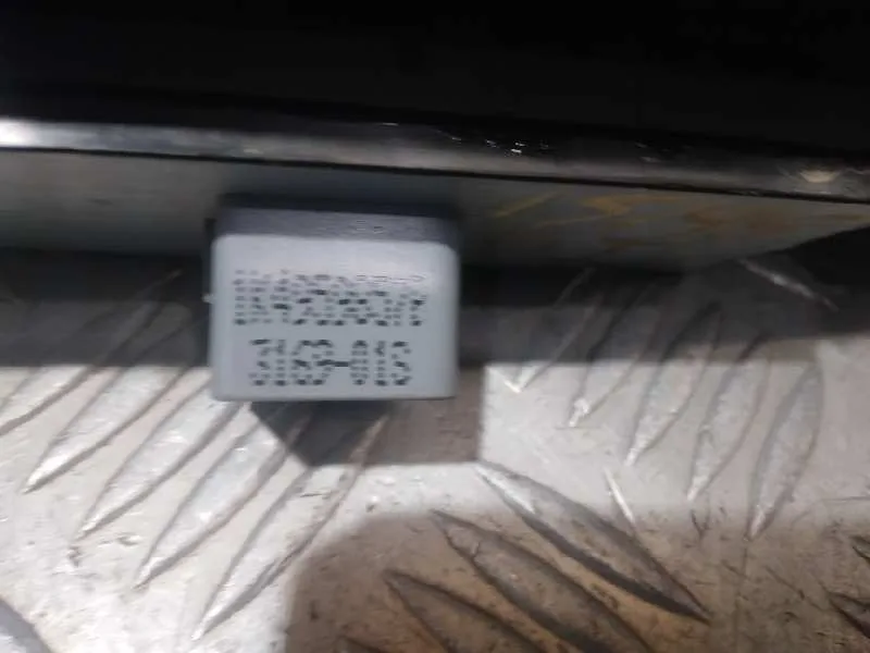 Mando Elevalunas Delantero Izquierdo para Volkswagen Passat Berlina (3C2)