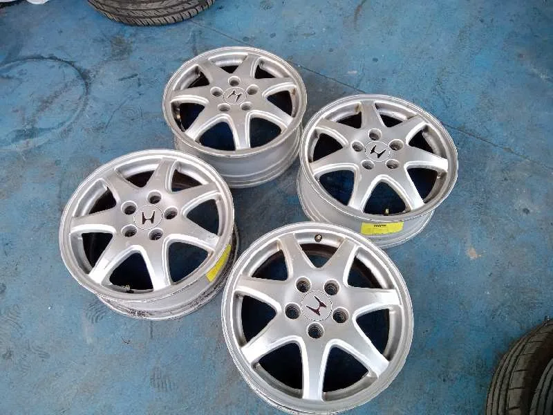 Juego Llantas para Honda Civic Berlina (Fn)