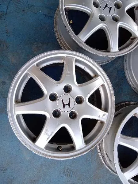 Juego Llantas para Honda Civic Berlina (Fn)