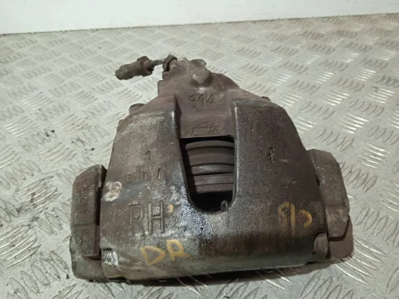 Pinza Freno Delantera Derecha para Ford Focus Lim. (Cb8)