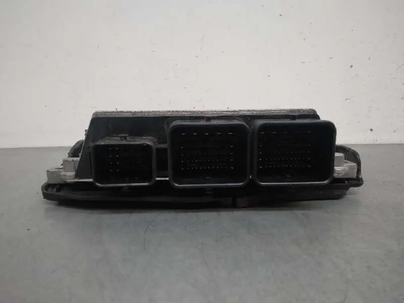 Centralita Motor Uce para Peugeot 208